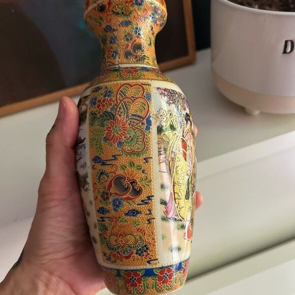 Vtg Hand Painted Satsuma Style Japanese Floral Geisha Porcelain Vase W Stamp 8” - Picture 3 of 16